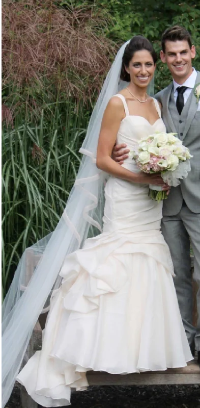 Deal Frenzy Monique Lhuillier Peony