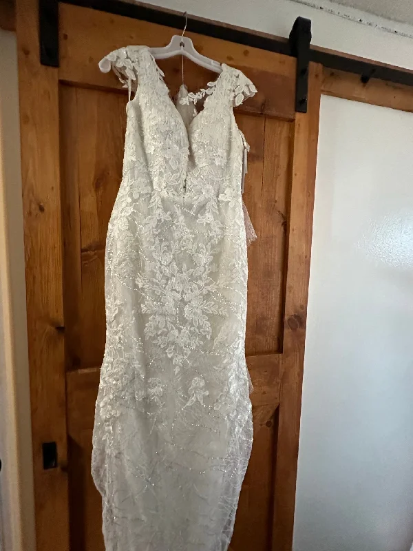 Great Bargains David's Bridal SWG884