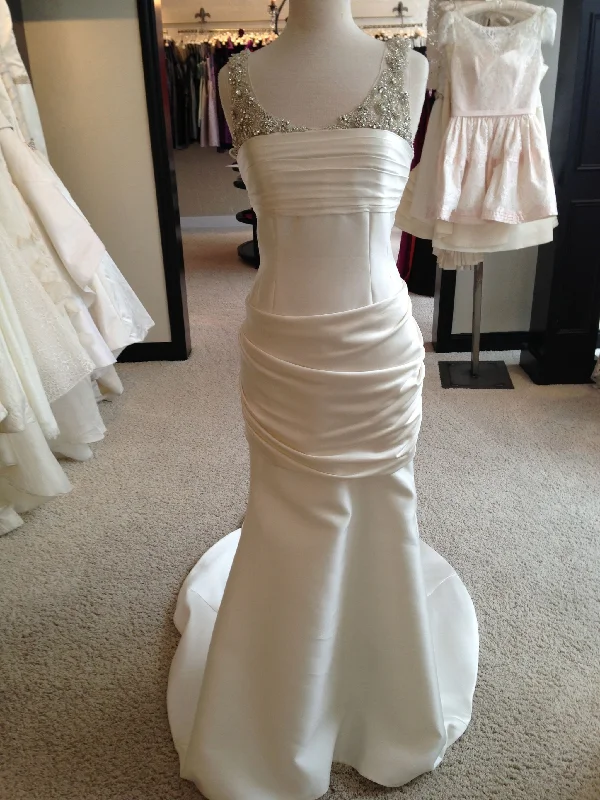 Final Clearance Badgley Mischka Olga
