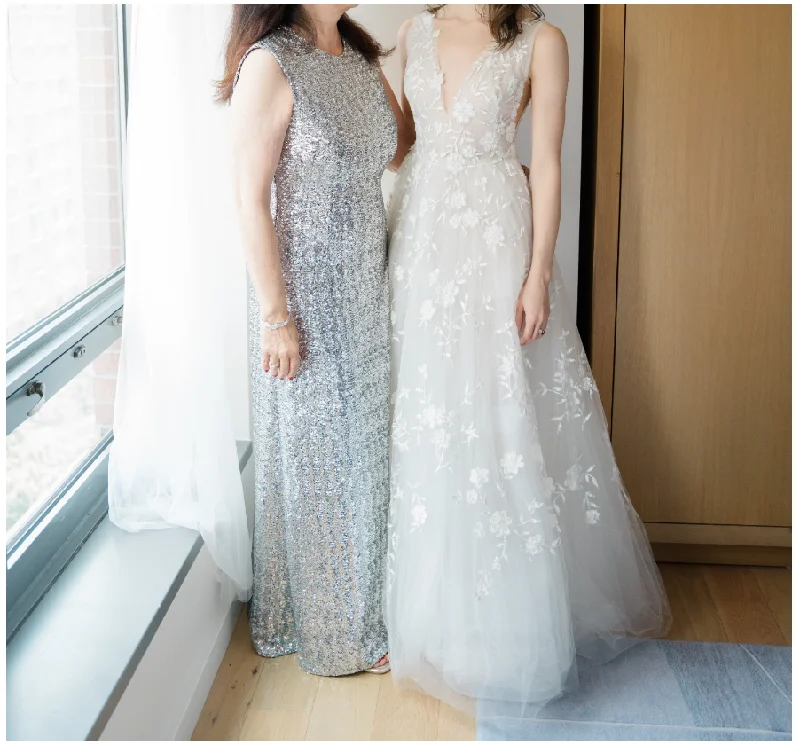 Stock Clearance Oscar de la Renta Luvi