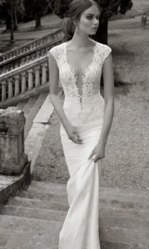 Overstock Sale Berta  14-20