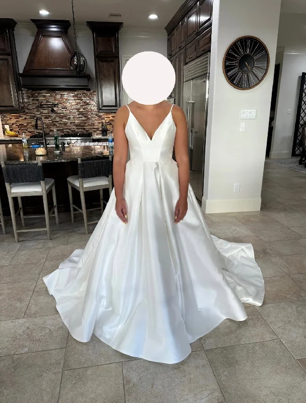 Special Price Martina Liana Custom Ball Gown Wedding Dress