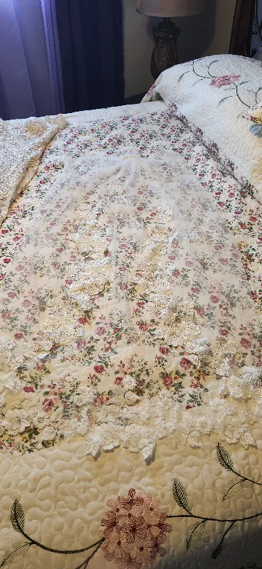Year-End Sale Bel Aire Bridal V7606