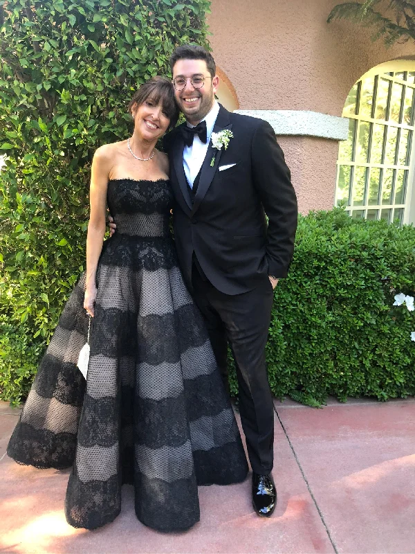 Crazy Deals Monique Lhuillier Black Lace Tiered Striped Evening Gown
