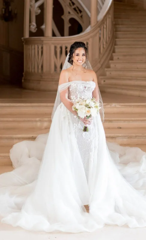 Steals and Deals Pallas Couture Lille & Overskirt