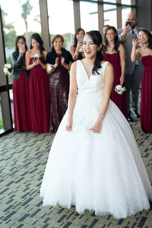 Deal of the Day Other Sleeveless Ball Gown Wedding Dress