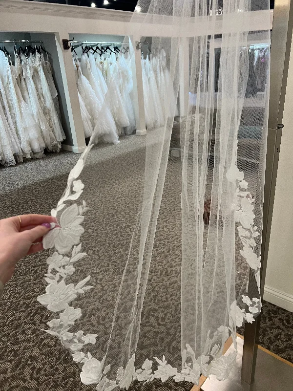 Grand Opening Sale Bel Aire Bridal V7750