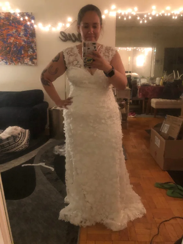 Final Sale Tadashi Shoji Nissi Sleeveless Floral Appliqué Gown