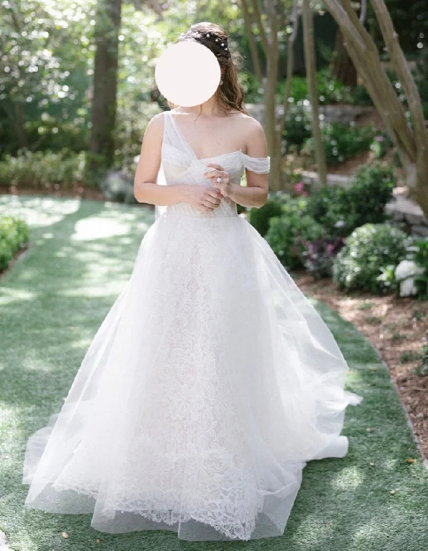 Referral Discount Vera Wang Camelia Gown