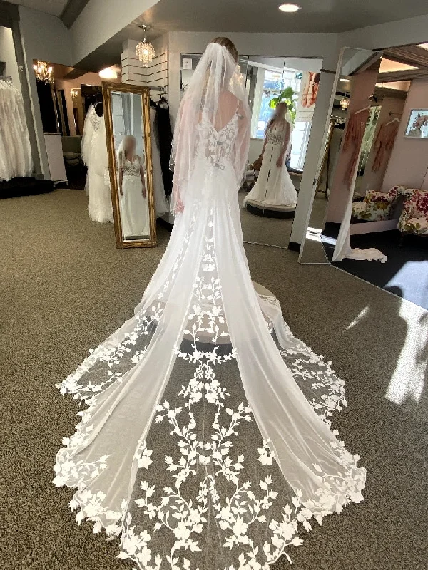 Year-End Clearance Other Beaded Lace and Chiffon Wedding Dress
