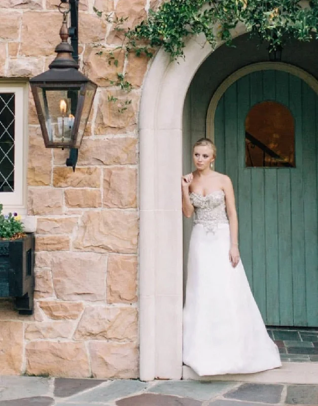 YEAR-End Clearance Monique Lhuillier Wallis