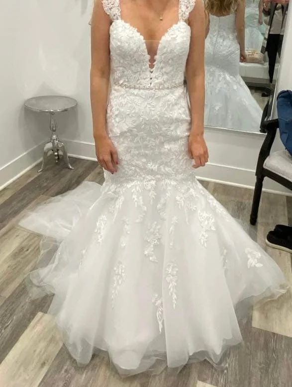 Super Bargain Oleg Cassini CWG912
