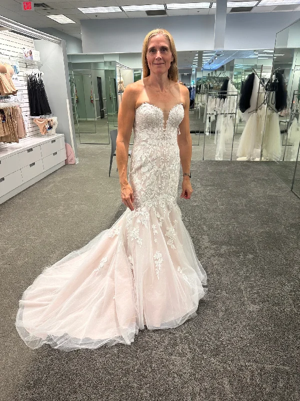 Last Chance Oleg Cassini CWG912