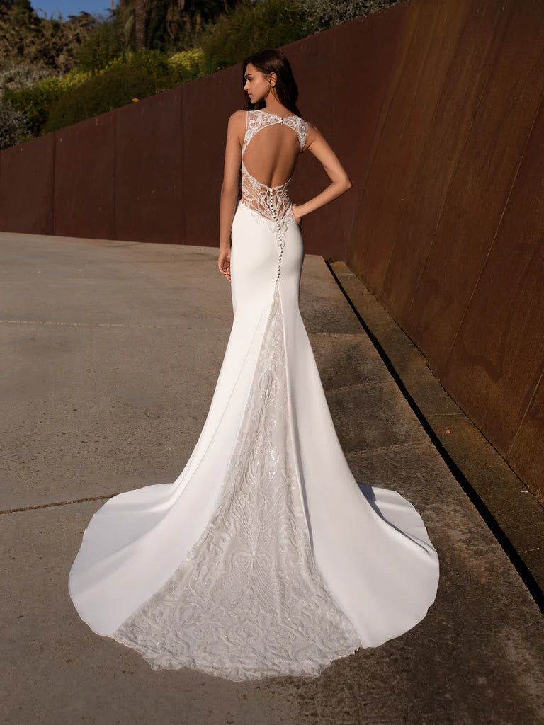 Bargain Bin Pronovias Aquila