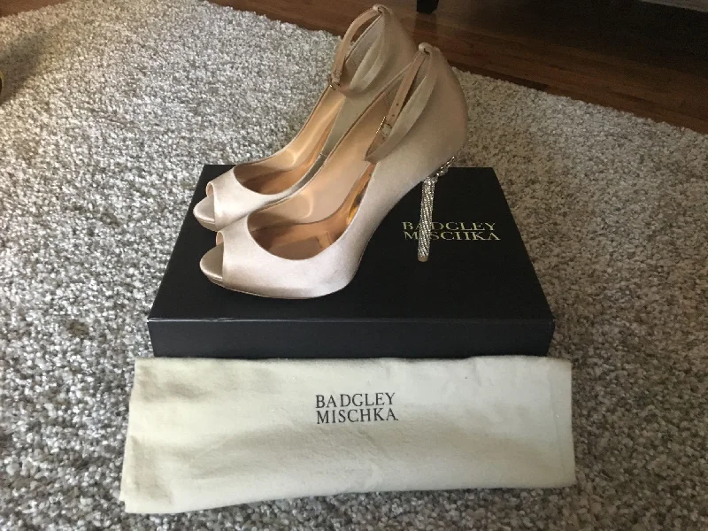 Today’s Special Badgley MischKa Kiara