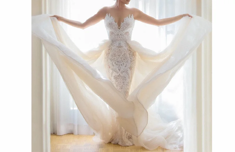 Markdowns Berta  Beaded Lace & Tulle Ballgown.