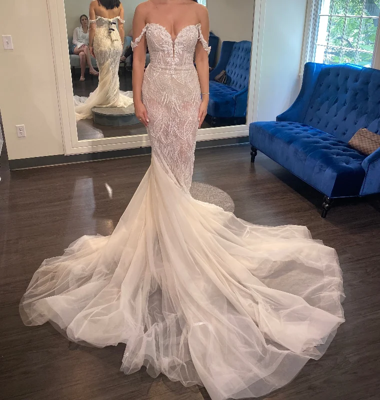 Hurry In Badgley Mischka Eve