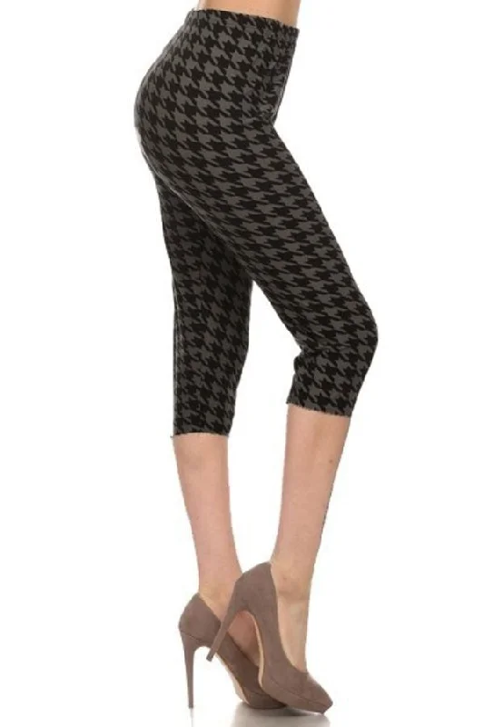 Bargain Blast Black & Grey Houndstooth Print Capri Leggings