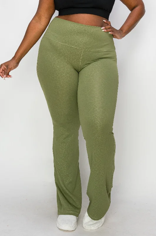 Online Exclusive Plus Size Women’s High Rise Printed Flared Yoga Pants