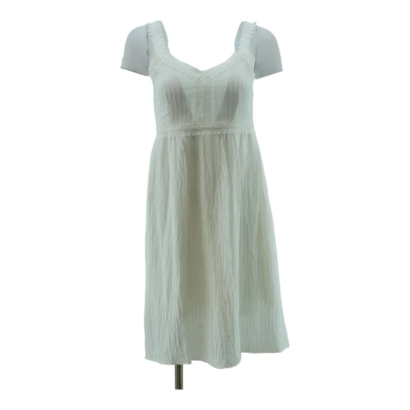 Super Deal White Solid Midi Dress